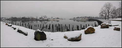 Glen Island in snow pano view by 千杯不醉的 drunkcat ( A/C Closed )