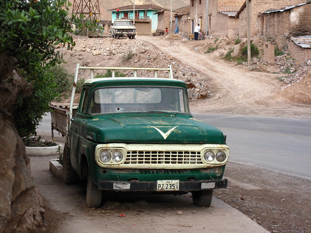 Old Ford pickup, Urubamba
