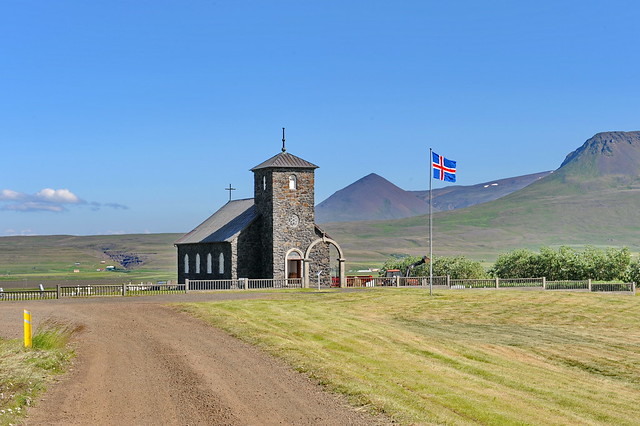 Þingeyrarklaustur - innkjørsel