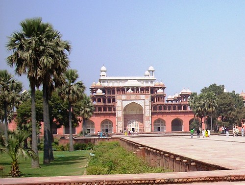 india architecture 17thcentury tomb agra mausoleum akbar sikandra mughal