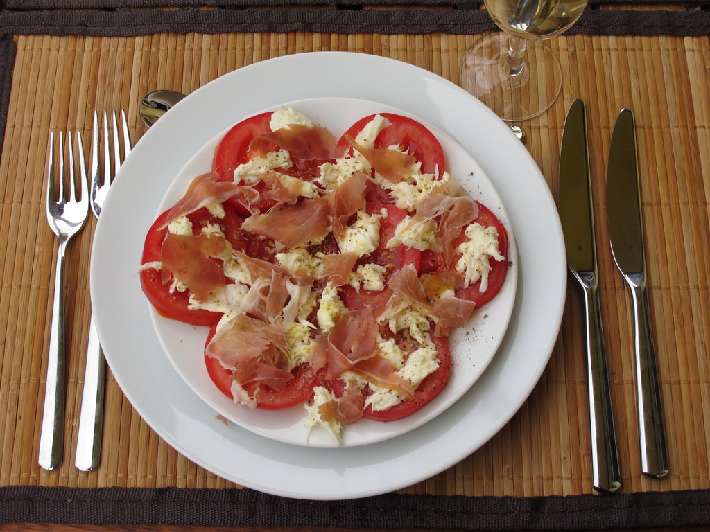 Tomaten-Mozzarella-Parmaschinken-Salat | Gourmandise | Flickr