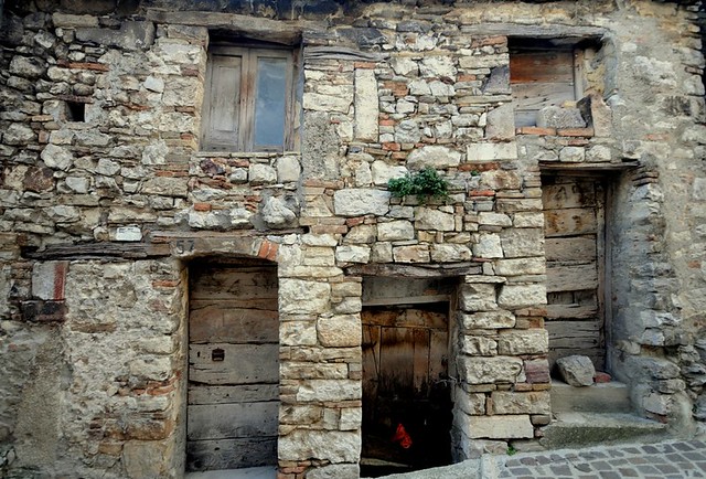 Archi (CH) - Vecchia costruzione in pietra