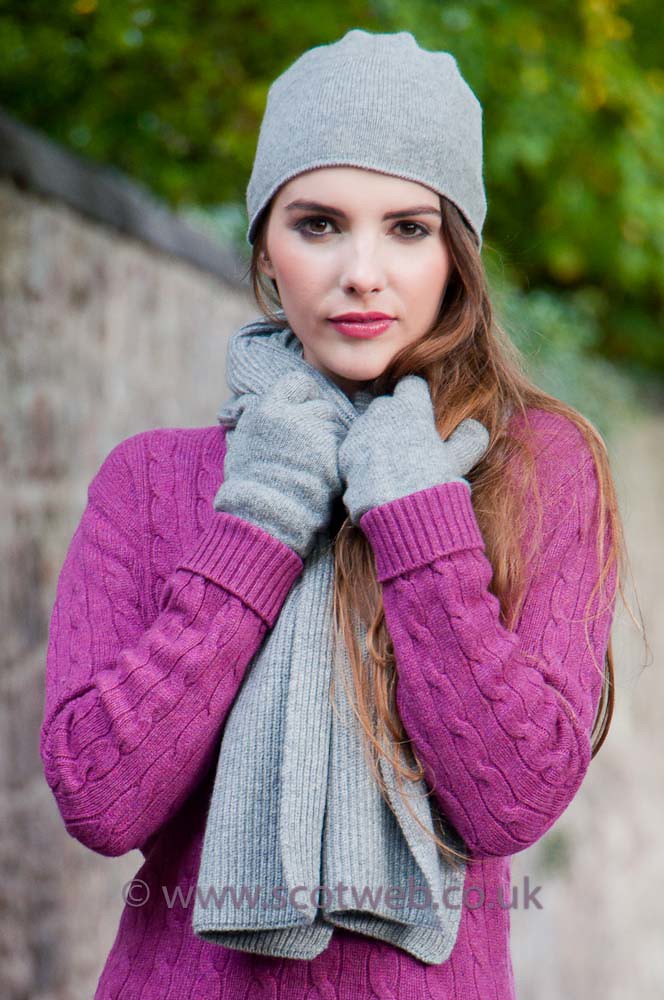 Cashmere scarves, hats & gloves | Cashmere scarves, hats & g… | Flickr