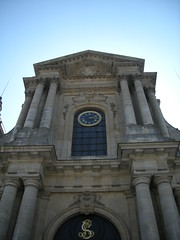 Façade principale de la cathédrale Saint-Louis