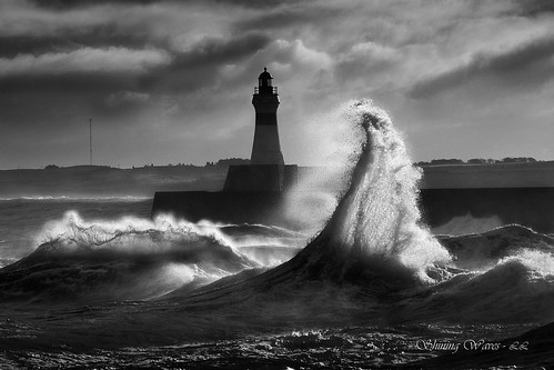 Shining Waves (Explored) by linlaw39