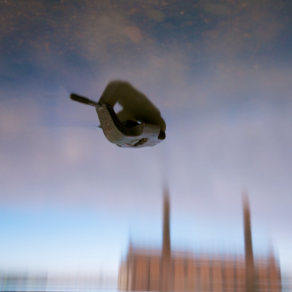 Anchor and Lot's Road reflection, Battersea, 30 seconds | Flickr