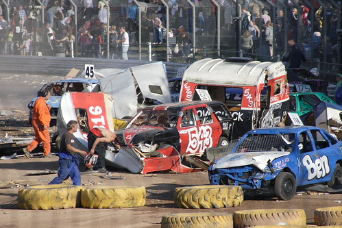 Banger Racing with caravans at Foxhall Stadium, Ipswich | Flickr