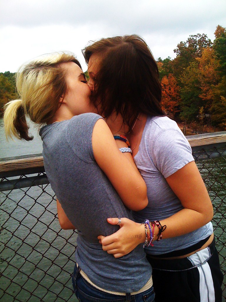 lesbian, kissing, gaypride, ccjs.