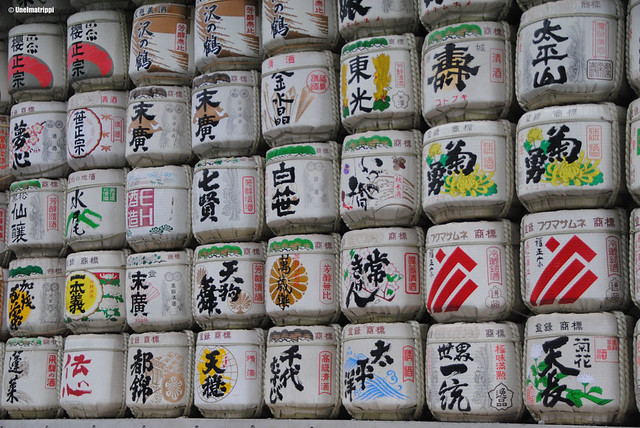 Saketynnyreitä Meijin temppelillä Tokiossa