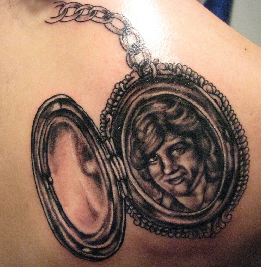 locket tattoo - a photo on Flickriver