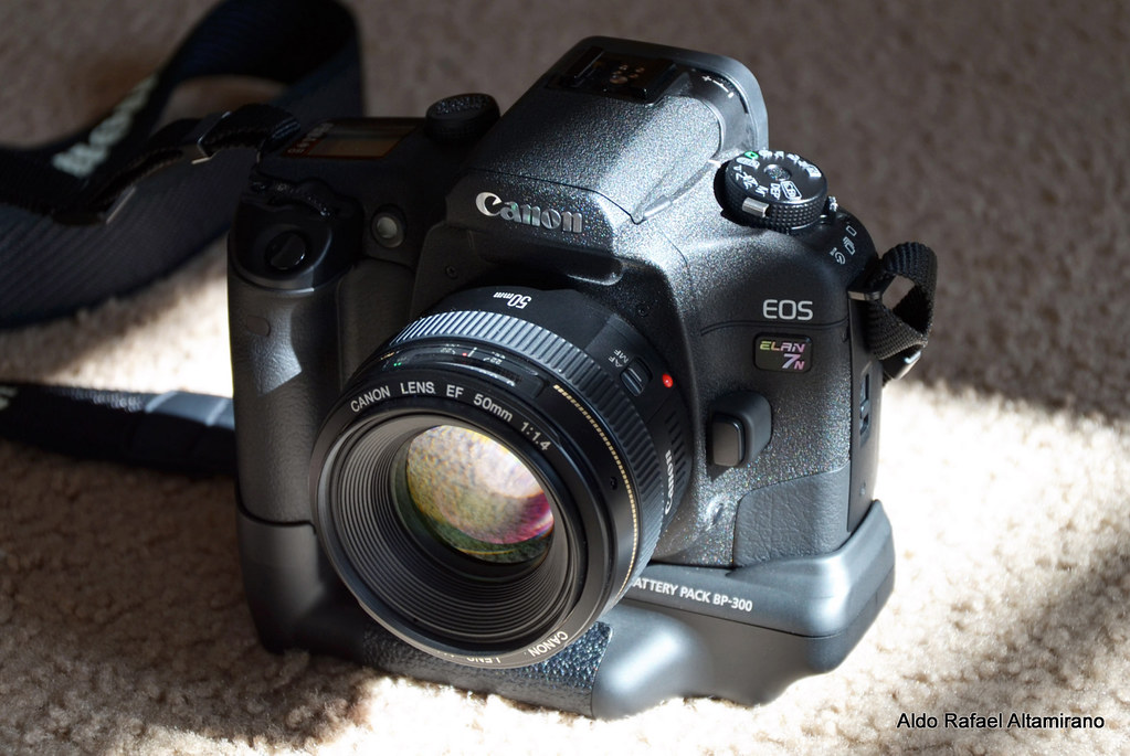 Película réflex Canon EOS Elan 7 35 mm con lente Canon 50 mm 1,8 II 