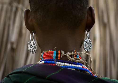 adult africa africanculture anthropology arbore beaded beautiful day decoration developingcountry earring earrings eastafrica erbore ethiopia0617375 ethiopian female horizontal hornofafrica jewel jewellery jewelry murale necklaces omovalley onepersononly onewomanonly outdoors rearview traditionalclothing tribal tribe weito et