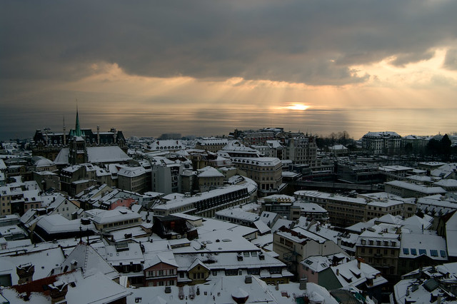 Les toits de Lausanne sous la neige