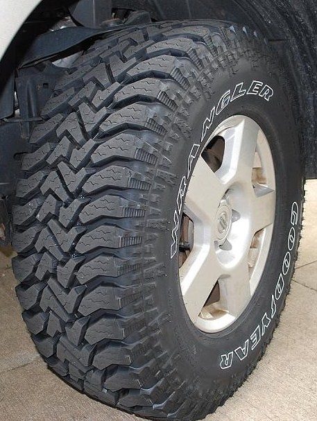 Goodyear Wrangler Authority A/T LT265/75R16 123Q All-Season Tire |  