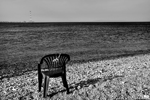Empty Chair by Osvaldo_Zoom