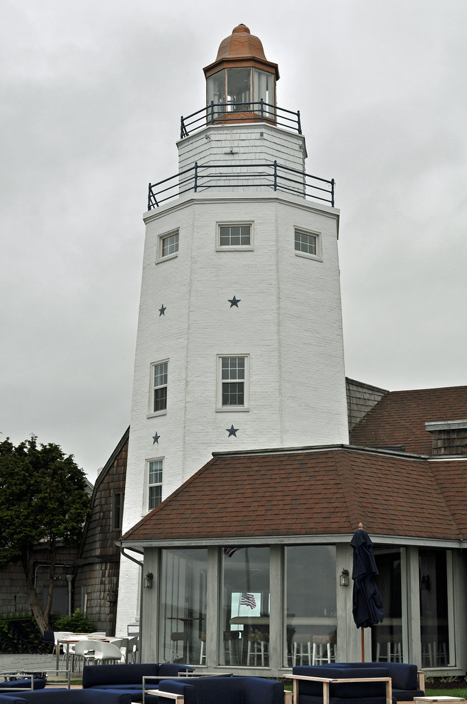 montauk yacht club lighthouse