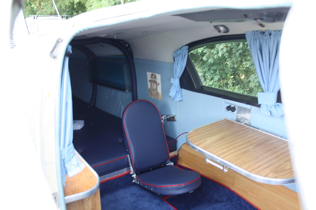 Airplane/Caravan | Airplane that's been converted to a carav… | Flickr