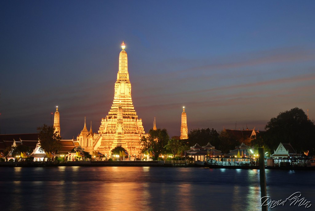 Bangkok - Wat Arun by GlobeTrotter 2000