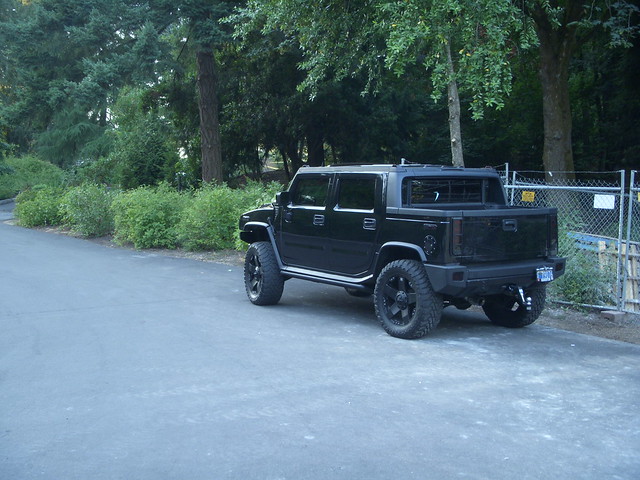 Hummer H2. KMC XD-Series XD 775 Rockstar 20 inch rims. Murdered.