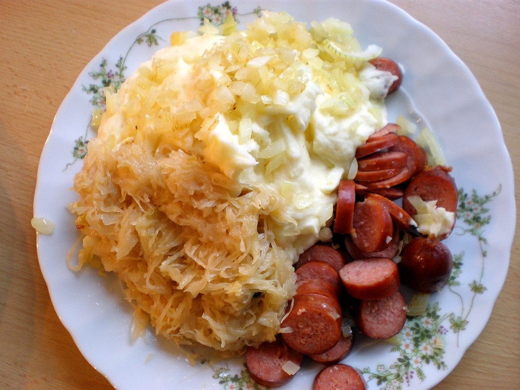 Sauerkraut, Kartoffelpüree, Mettwurst | typisch deutsch...fü… | Flickr