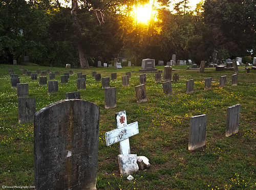 sunset sun cemetery grave geotagged virginia war cross headstone may confederate civil marker fredericksburg 2010 geo:lat=38302735 geo:lon=77467293 dwoodphotography dwoodphotographycom