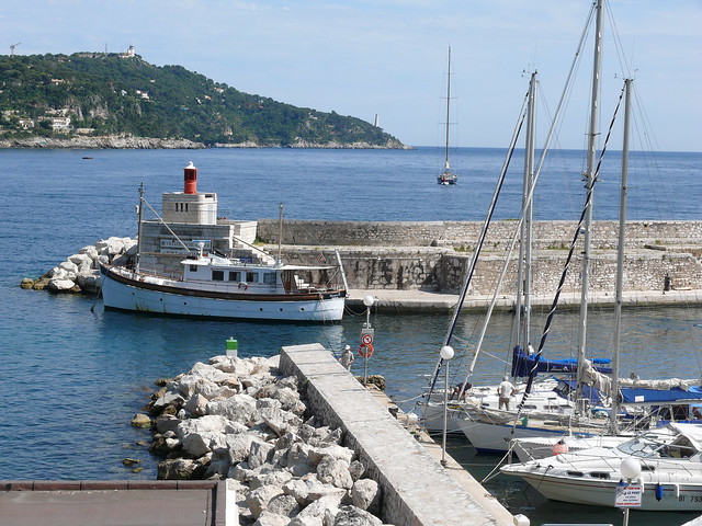 Leonor II à l'entrée du port de Villefranche sur Mer