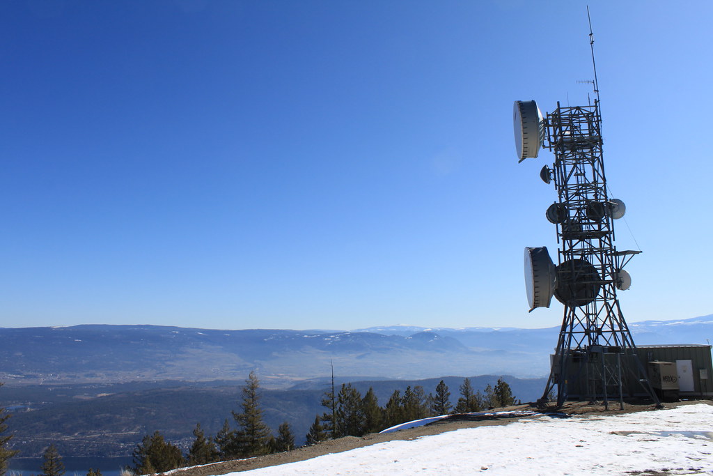 envío patrón Ciencias Sociales Radio Tower on Blue Grouse Mountain near Kelowna, BC | Flickr