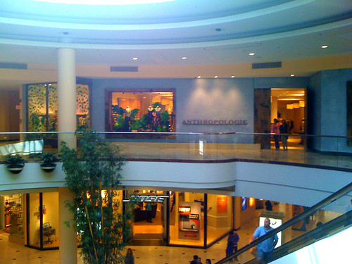 roosevelt field louis vuitton