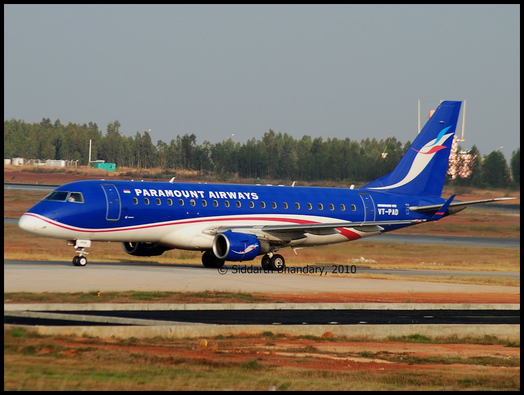 Paramount Embraer ERJ-170 taxing to the gate