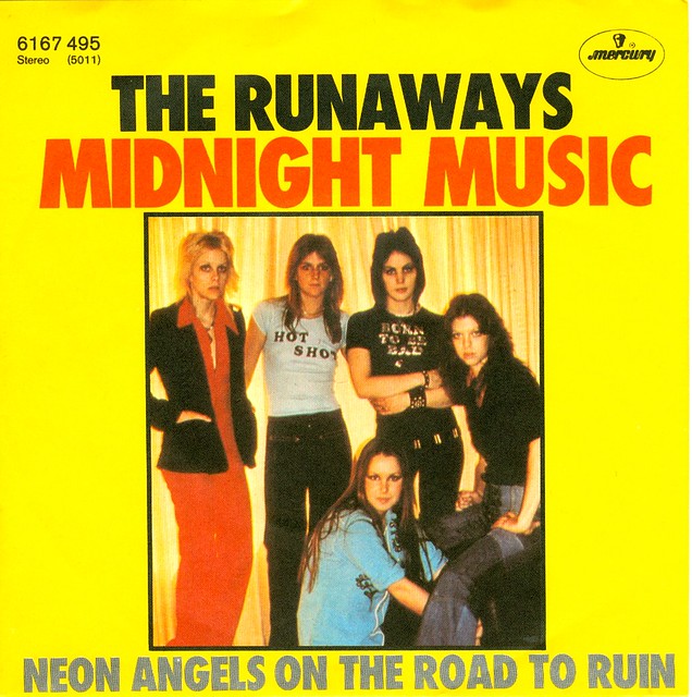 2 - Runaways, The - Midnight Music - D - 1977