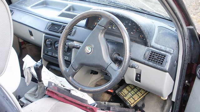 Inside a 1995 Alfa Romeo 155 TSpark 2.0