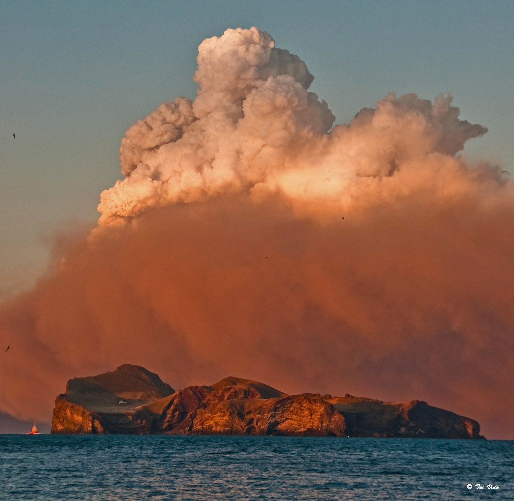 Volcanic eruption  I ♥ Iceland by Toi-Vido