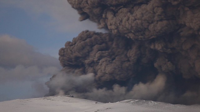Volcanic Timelaps - Eyjafjallajökull Erupiton