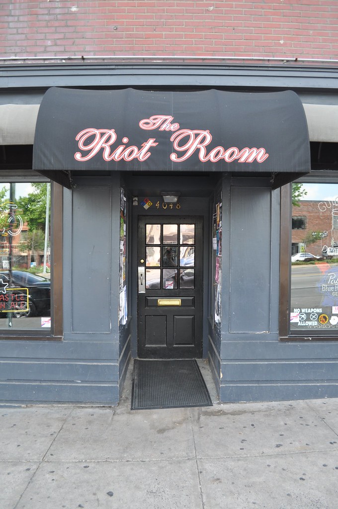 6-1-10 019 | The Riot Room | JR Paisley | Flickr