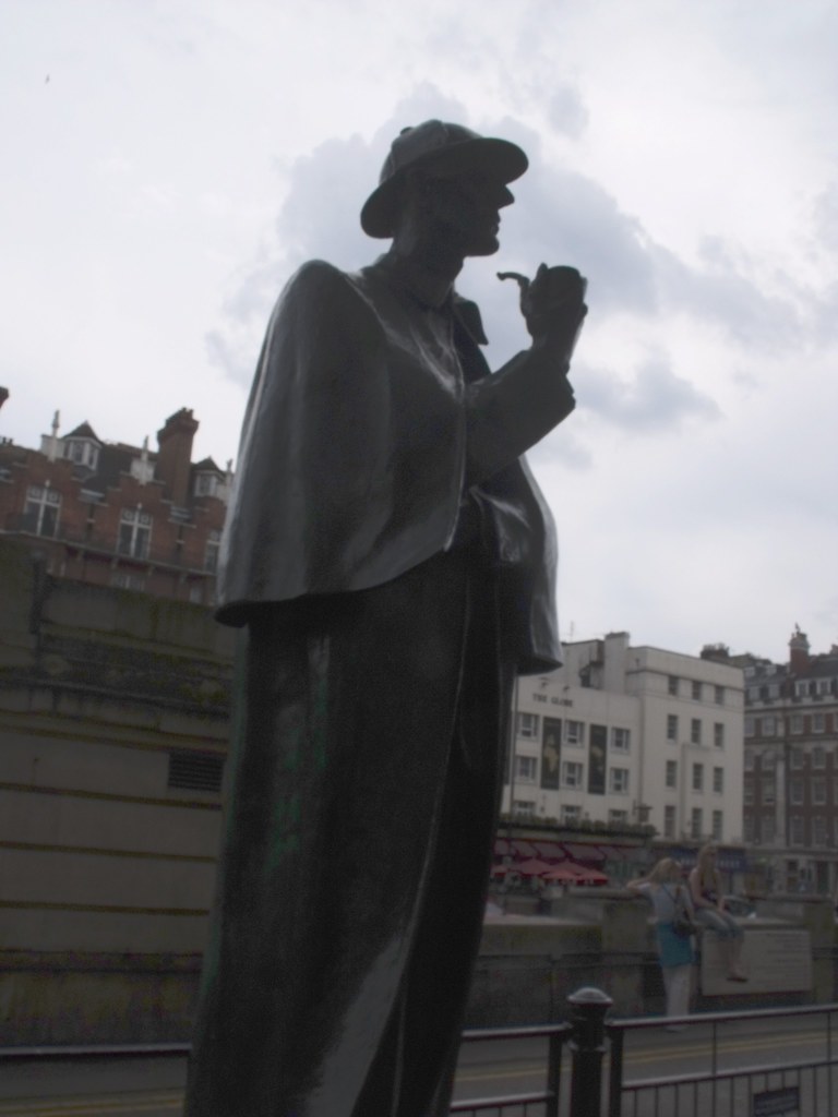 Sherlock Holmes Statue