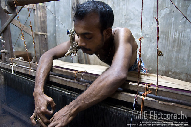 Benaroshi maker on fire [Mirpur Benarosi Polli - Dhaka, Bangladesh]
