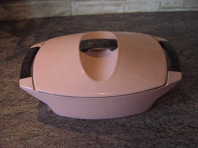Raymond LOEWY design COQUELLE cast iron pot vintage LE CREUSET 001