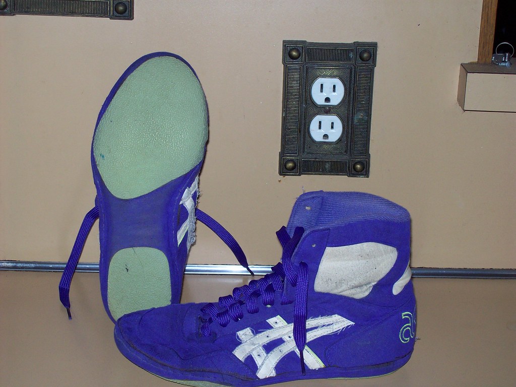 asics purple lyte wrestling shoes