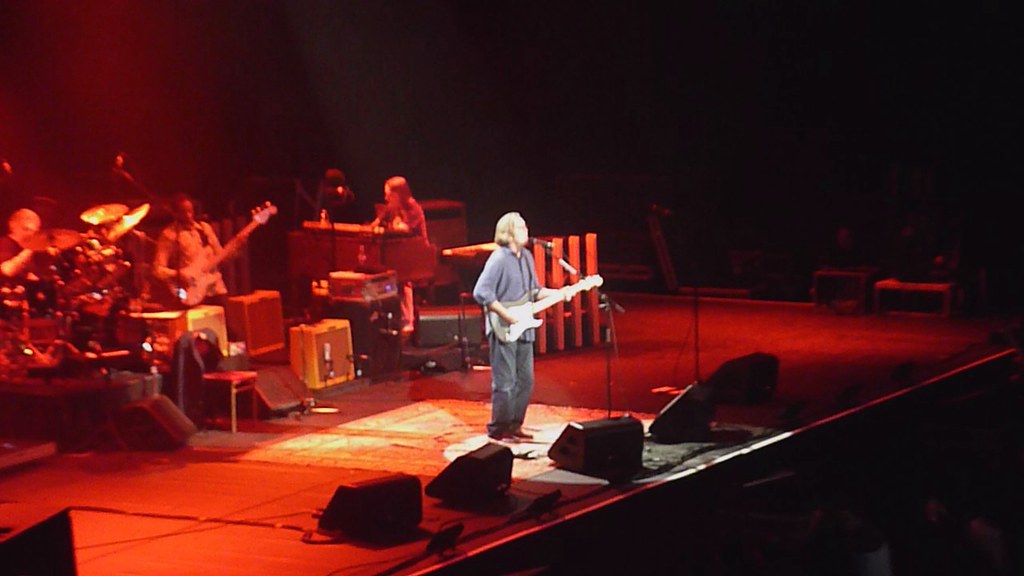 Eric Clapton, I Shot The Sheriff VIDEO, Eric Clapton and Jeff Beck Tour Montreal 22 February 2010 (7)