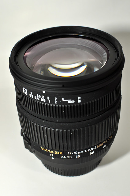 SIGMA 17-70mm F2.8-4 DC MACRO OS HSM ( Zoom Lenses )