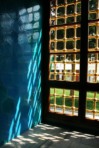 sunlight window canon turkey bars türkiye tomb türkei bursa turchia türbe 400d