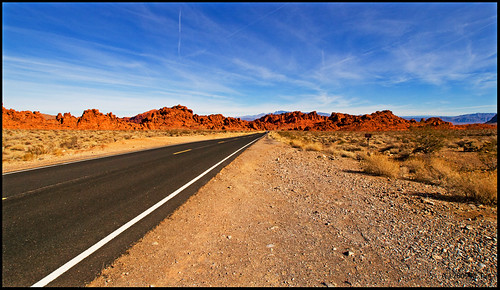 Desert road by Marcel Tuit | www.marceltuit.nl