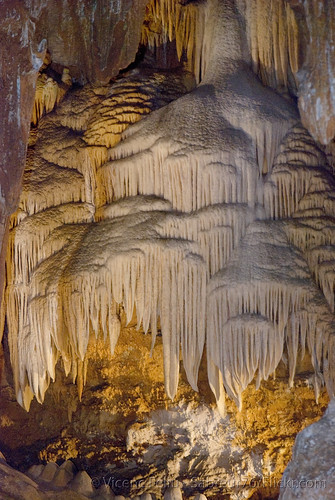 underground geotagged virginia nikon cave underworld caverns luray stalactites stalagmites luraycaverns flowstone vicenç speleothems d80 nikond80 feliú luraycave tamron18270 sabreur76 vicençfeliú titaniasveil geo:lat=38664374 geo:lon=7848484