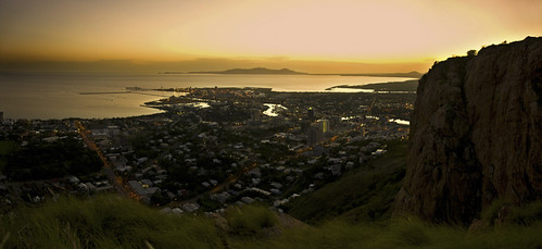 city panorama colour sunrise lights sony australia queensland alpha townsville cs4 a700 sal1680z