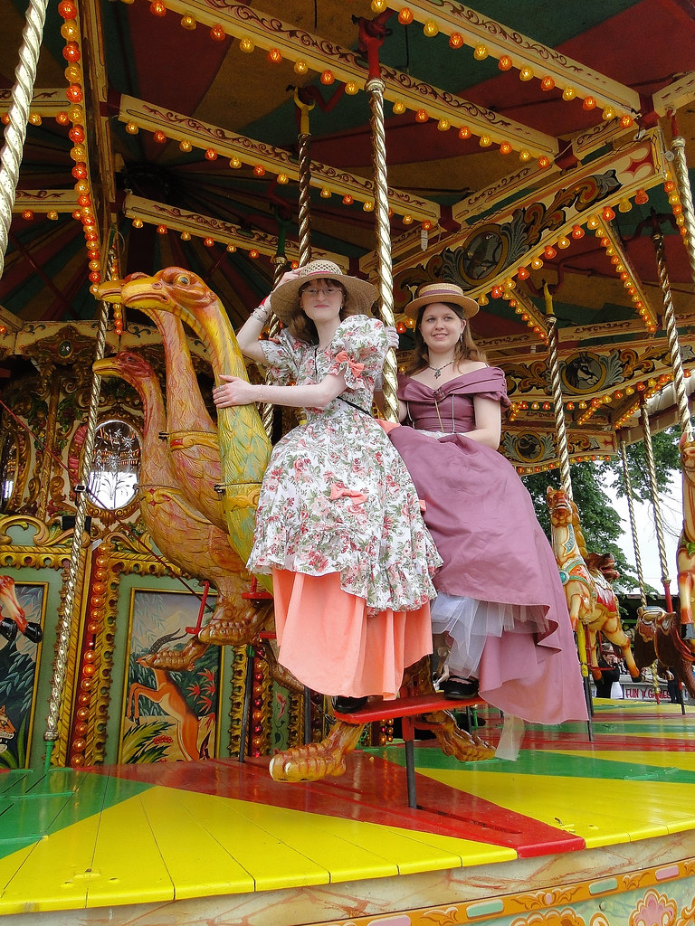 Victorian Maids at the fairground 2 | The Dickens Festival ...
