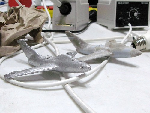 First practice cast of aeroplane at Robots & Dinosaurs Sydney hackerspace | by Maxrr