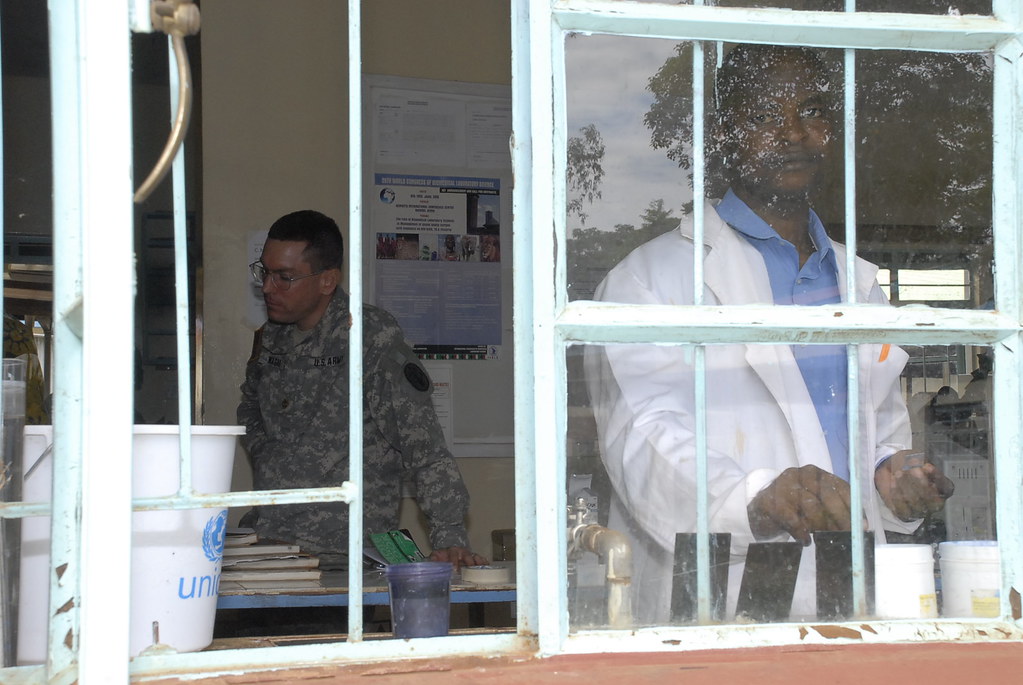 U.S. Army Medical Research Unit - Improving malaria diagnostics, Kisumu, Kenya 05-2010