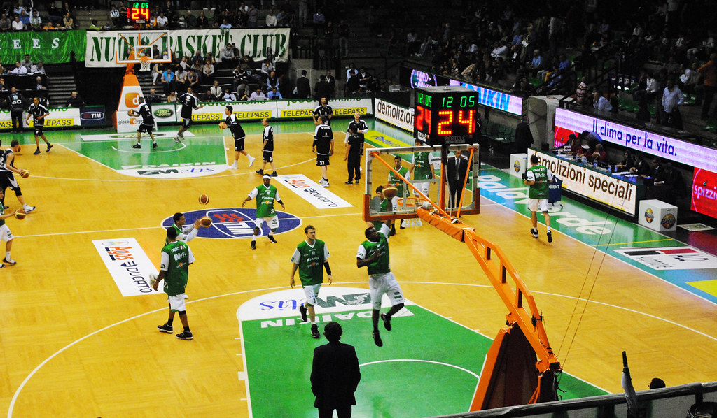 Benetton Basket TV vs Carife Ferrara. May 2nd, 2010 | Flickr