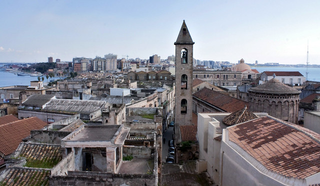 Italia - Taranto-L'isola del Borgo Antico e panorama