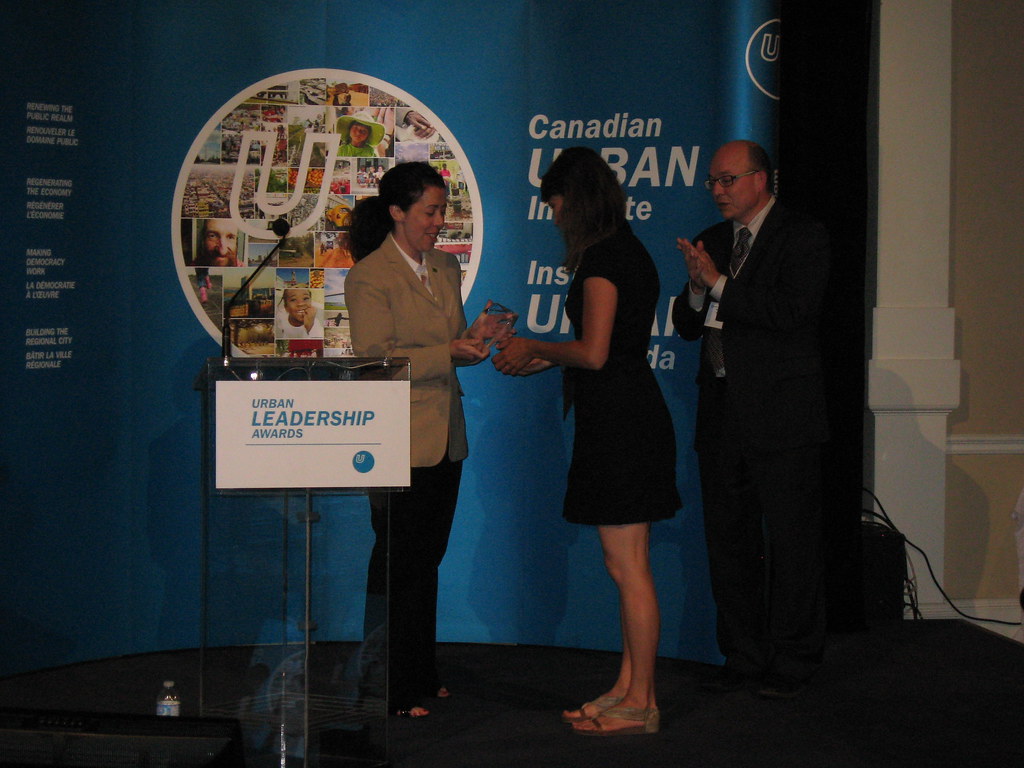 Laurel Atkinson accepts the The Urban Leadership Awards (ULA) on behalf of Not Far From the Tree!